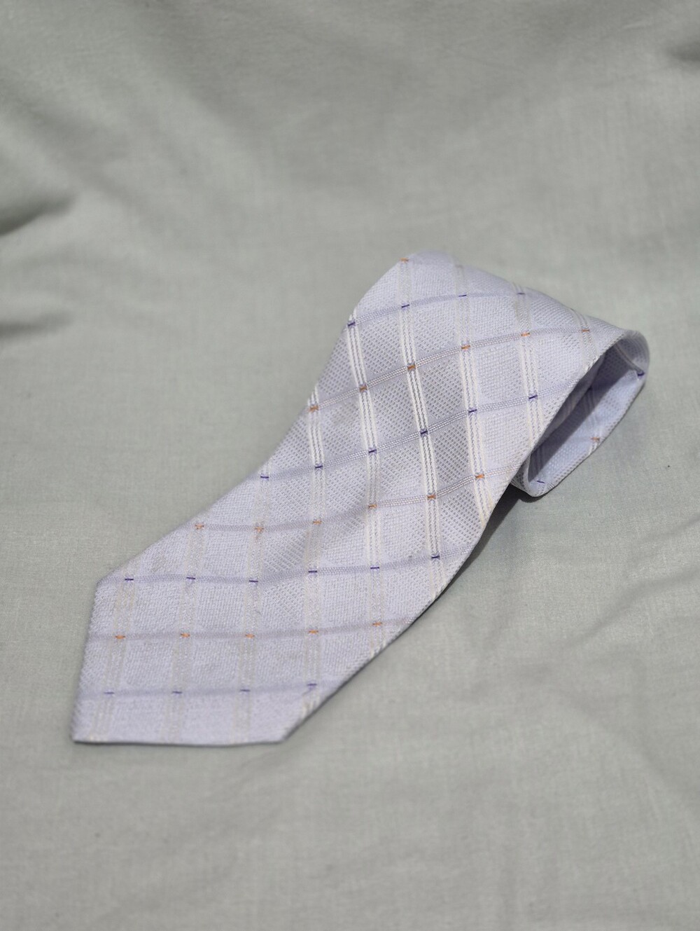 Hugo Boss Lavender Plaid Silk Made In Italy Mens Tie with Subtle Accent Stitches